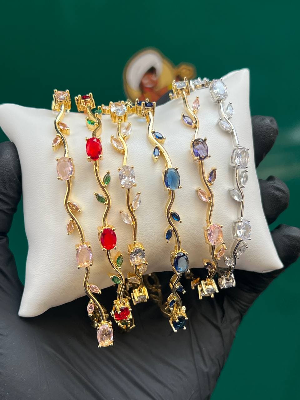 Bracelet tuilp — Le bracelet rose est encore disponible ! Pour commander via WhatsApp avec livraison gratuite le lendemain, contactez-nous sur WhatsApp 🫶🩷